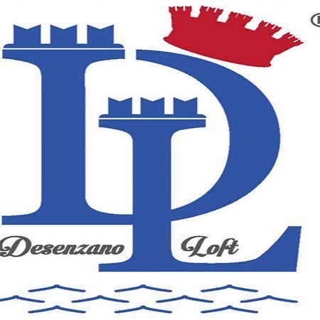 Desenzanoloft Le Chateau De Margot Desenzano del Garda Bagian luar foto