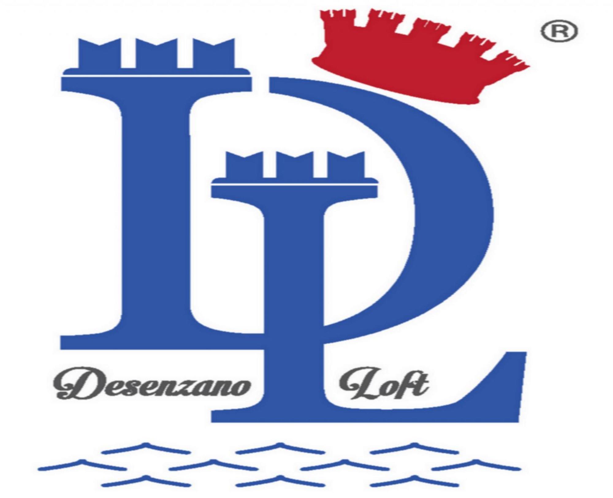 Desenzanoloft Le Chateau De Margot Desenzano del Garda Bagian luar foto