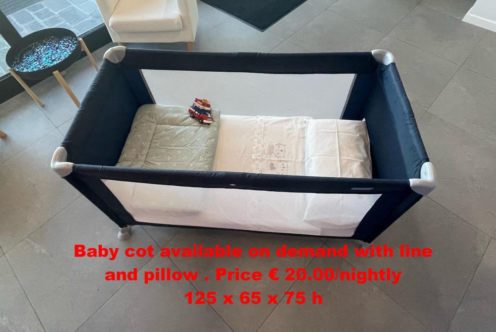 Desenzanoloft Le Chateau De Margot Desenzano del Garda Bagian luar foto