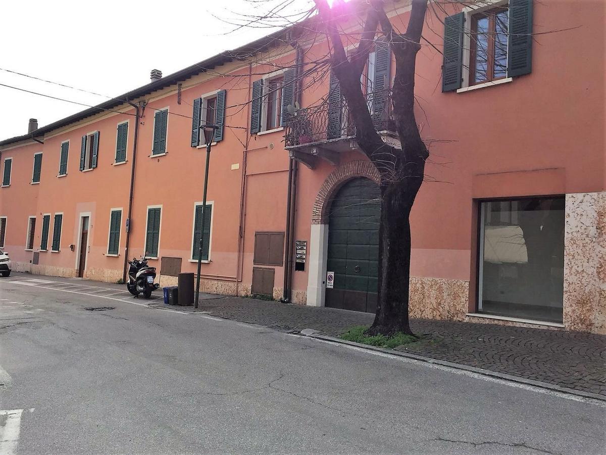 Desenzanoloft Le Chateau De Margot Desenzano del Garda Bagian luar foto